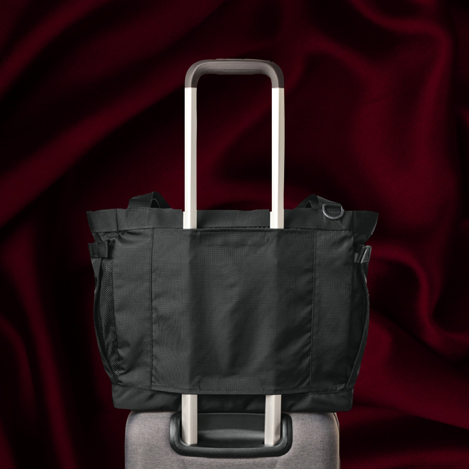 The Travel Tote